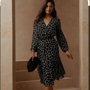 Banana Republic flounce hem maxi dress Black White animal print Long Sleeve M
